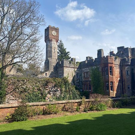 Ruthin Castle Hotel And Spa Bagian luar foto