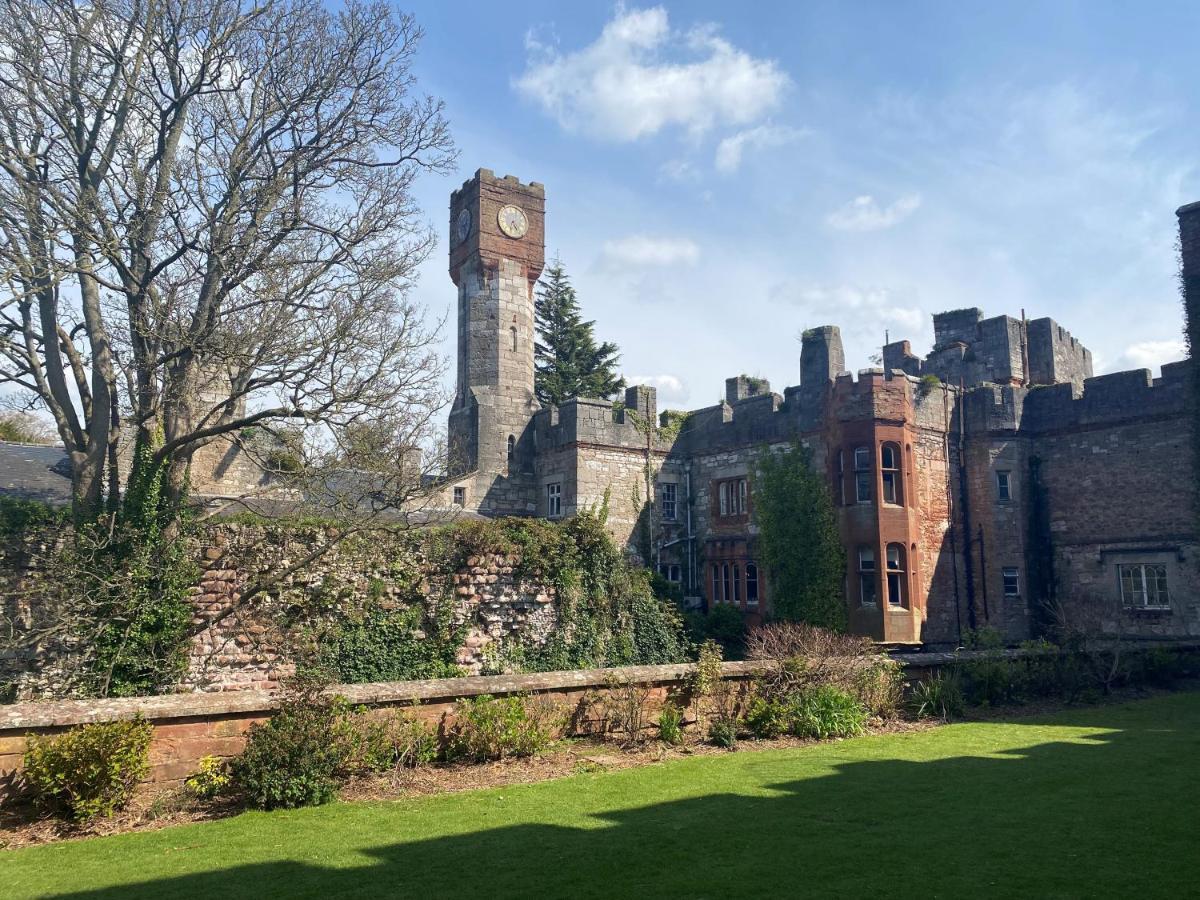 Ruthin Castle Hotel And Spa Bagian luar foto