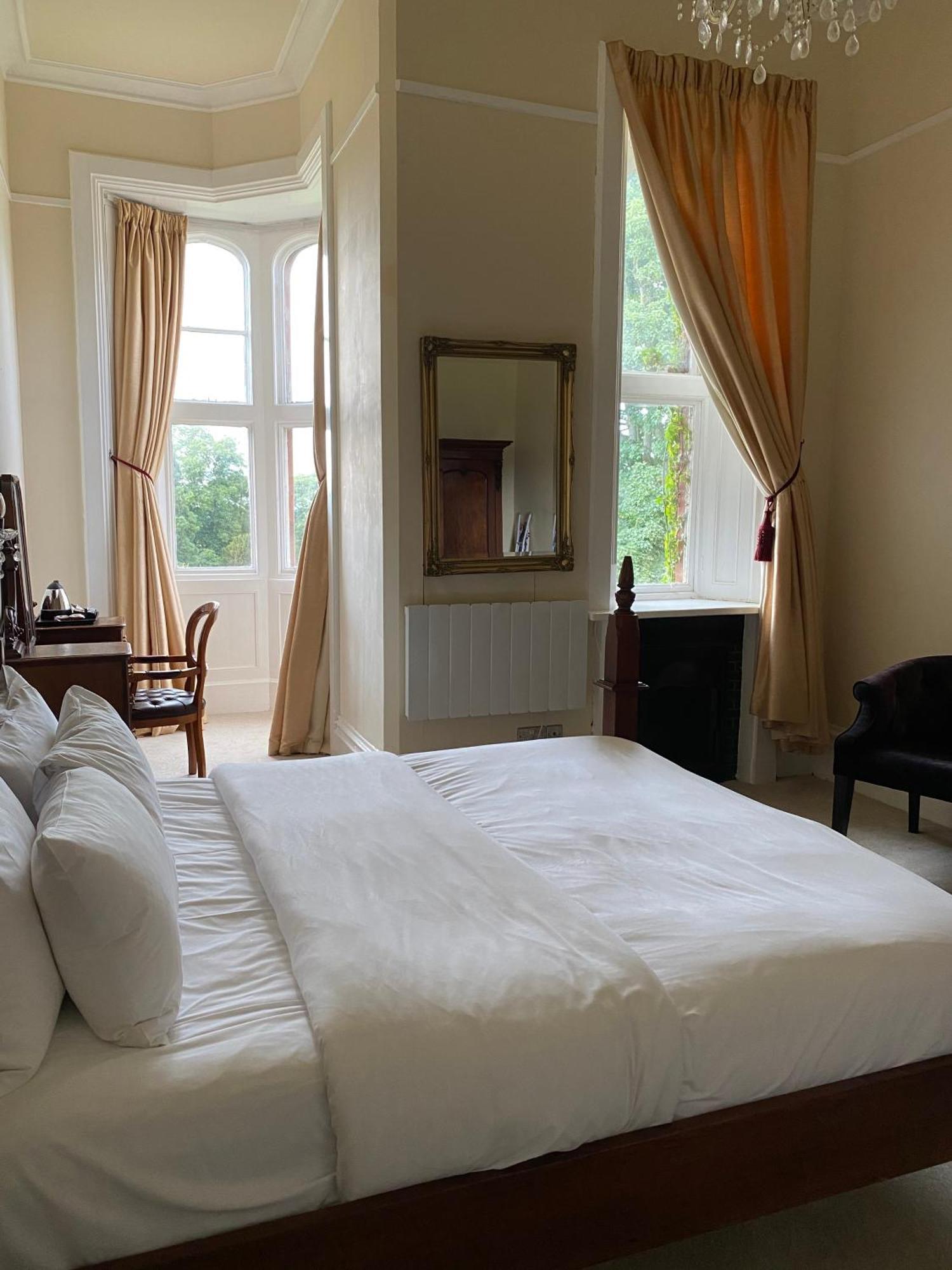Ruthin Castle Hotel And Spa Bagian luar foto